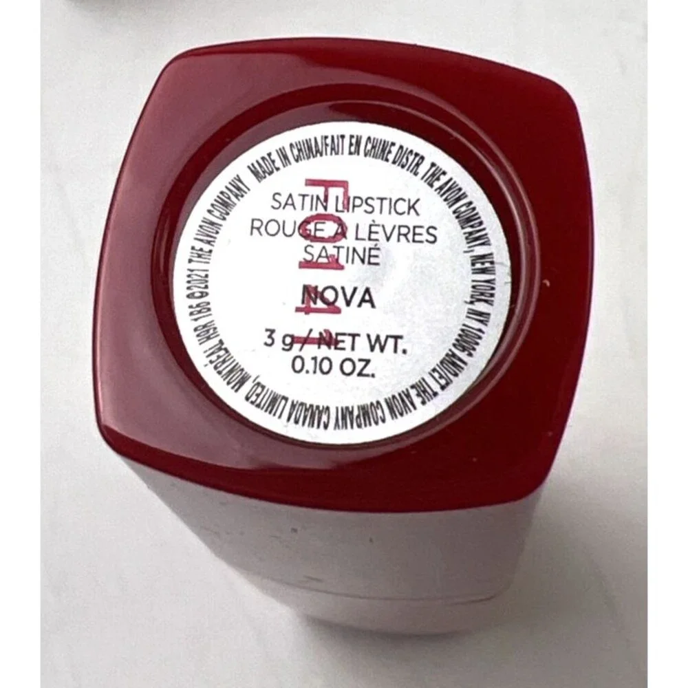 Avon fmg Glimmer Satin Lipstick - Nova New